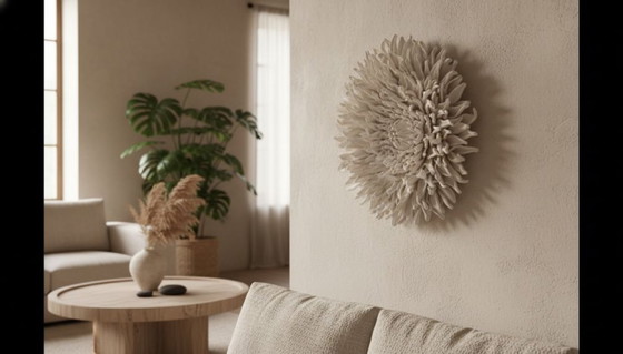 Image 1 of Muurdecoratie, sculptuur, bloemdecoratie, klei, dahlia, organisch bloemenmotief, statement voor je interieur