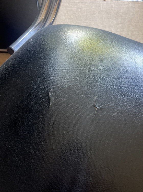 Image 1 of Leather office chair/old hairdressing training