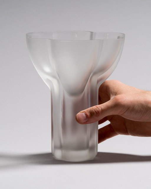 Rare Vase en verre satiné Tapio Wirkkala Rosenthal Sculptural Design Model 470