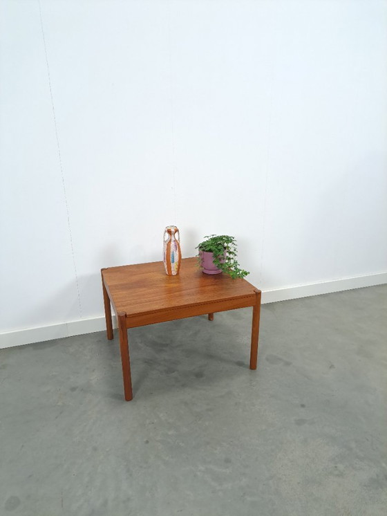 Image 1 of Mesa de centro danesa cuadrada de teca Magnus Olesen con patas redondas, n.º 2