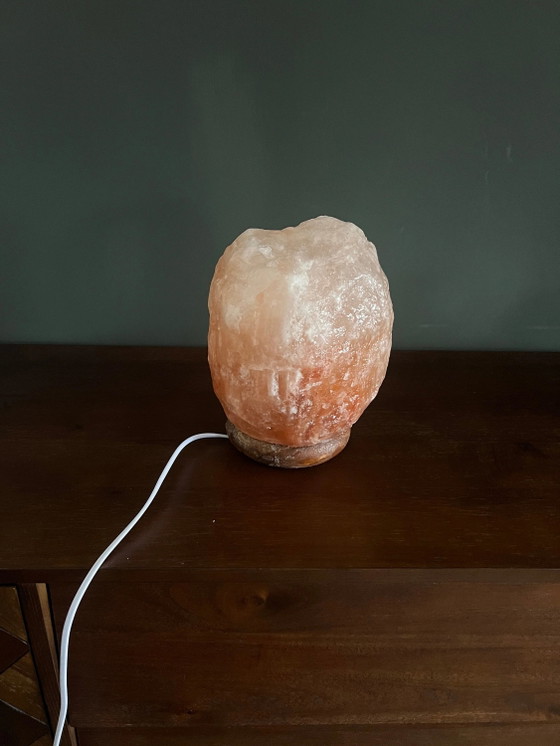 Very Large Himalayan Salt Lamp from the 70s. Creates a cozy light and a great atmosphere! – Table lamps (photo 3 of 5)