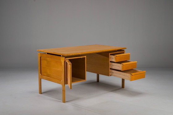 Image 1 of Freistehender Eichenschreibtisch von GV Møbler, Mid Century, 1970er Jahre