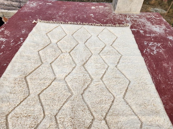 Image 1 of Groot Marokkaans Beni Ourain tapijt 300 x 200 cm – Handgeweven ivoorkleurig wollen Berber tapijt met ruitpatroon