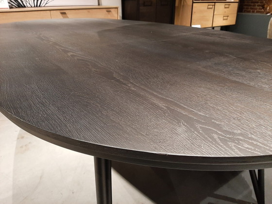 Vik dining table - oval - 220x120 cm – XOOON, Metal (photo 4 of 5)