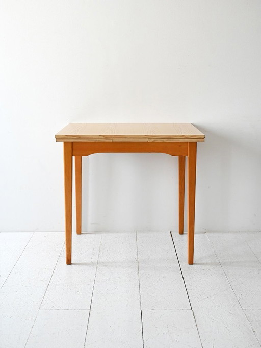 Table vintage suédoise des années 1960 en formica à effet de pin