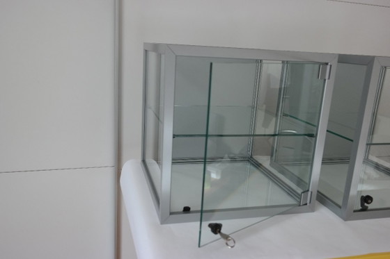 Image 1 of Vitrines et présentoirs conçus et fabriqués en Italie. Marzorati Ronchetti.