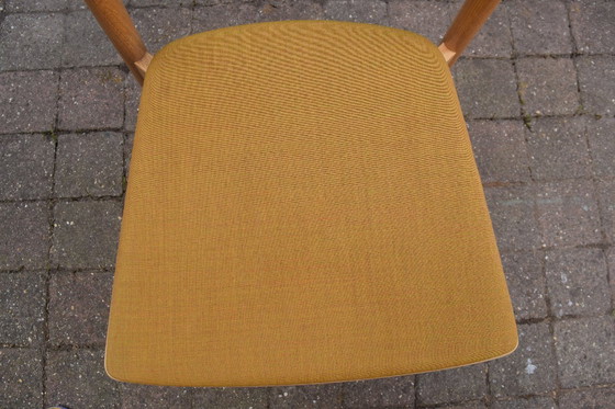 Image 1 of Set di 6 sedie TAKT Cross – Rovere / Seduta gialla