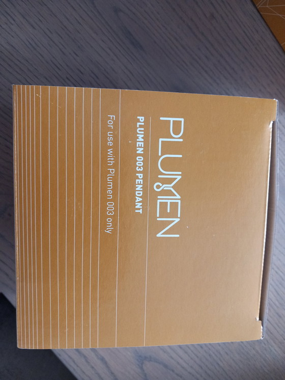 Image 1 of 2 Lampade Plumen 003