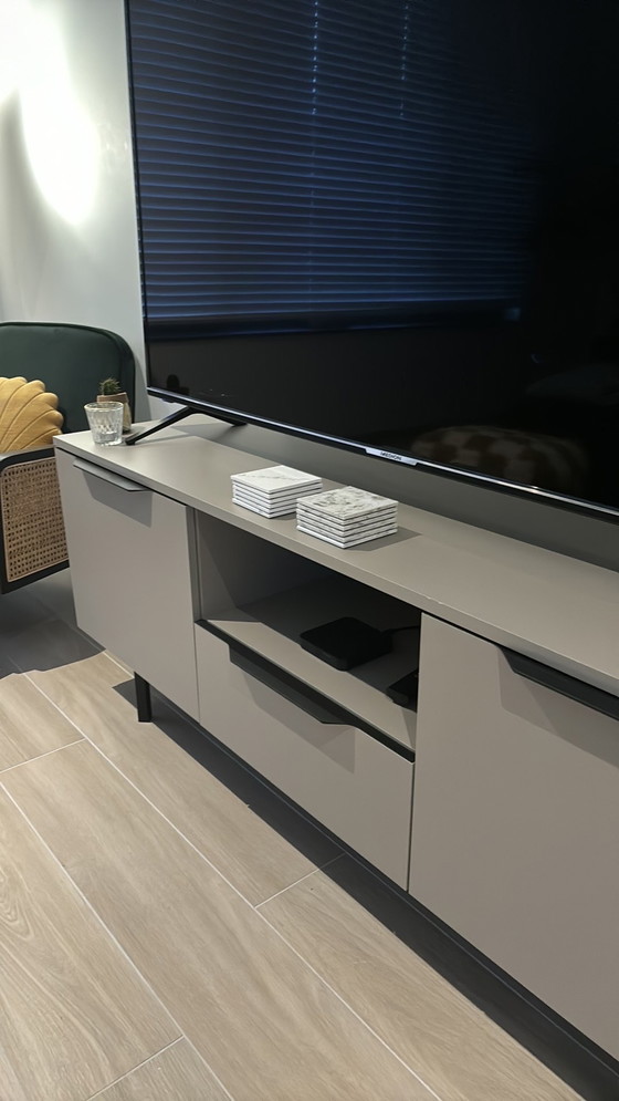 Image 1 of Mobile TV