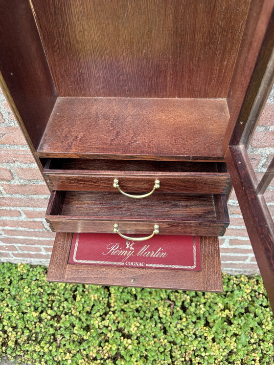 Vetrinetta in legno vintage Rémy Martin per bevande / mobile per cognac – Rémy Martin Cognac (photo 9 of 10)
