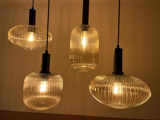 Image 1 of Plafondlamp met 7 glazen lampenkappen