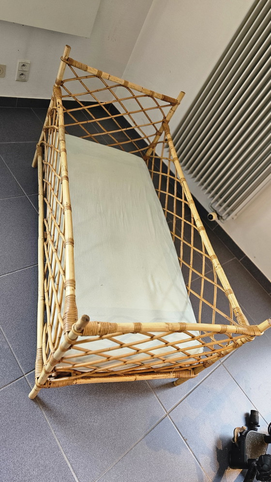 Image 1 of Lettino in rattan per bambini