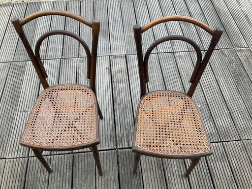 2 Thonet chairs no.18 with original stamp