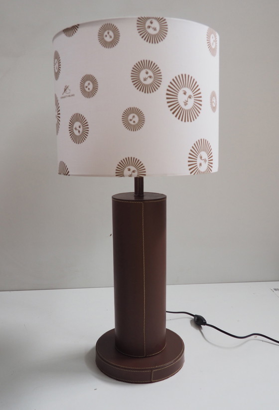 Image 1 of  Leder-Tischlampe/ Schatten Fornasetti-Stoff