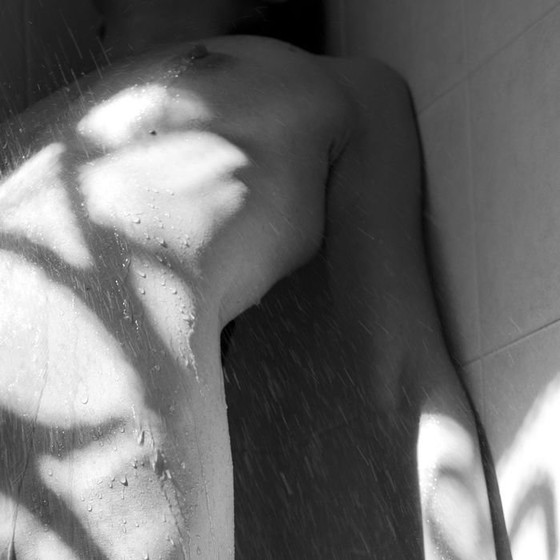 Image 1 of Naakte vrouw zwart-wit foto