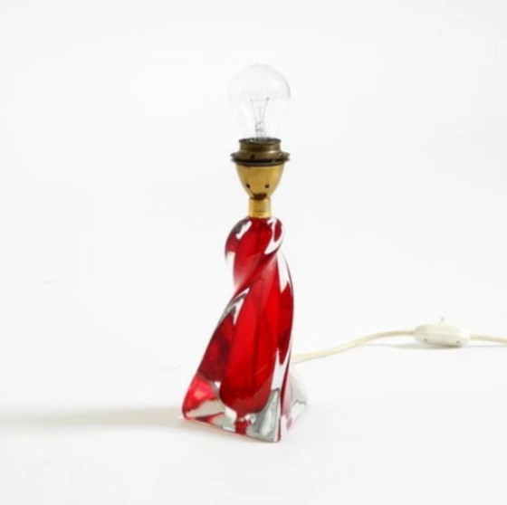 Image 1 of Beautiful, heavy table lamp in mid-century modern style made of solid crystal glass in red and transparent.