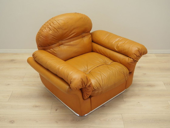 Image 1 of Fauteuil orange, design de l'âge de l'espace, années 1960, production : Italie