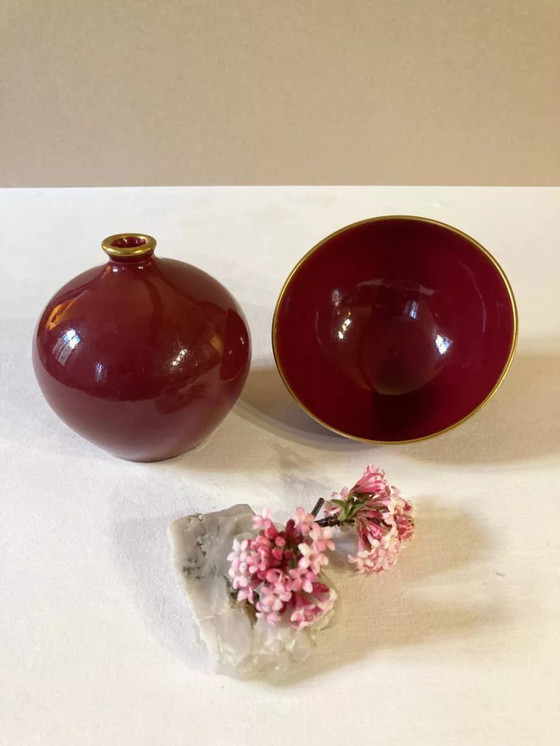 Image 1 of Vaso e ciotola in ceramica color lampone, decorati con foglia d'oro, Arabia, Finlandia