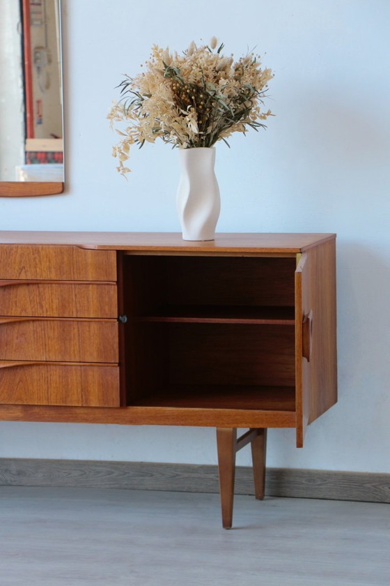 Image 1 of Skandinavisches Teak-Sideboard, 1960er Jahre - Restauriertes Beautility-Sideboard