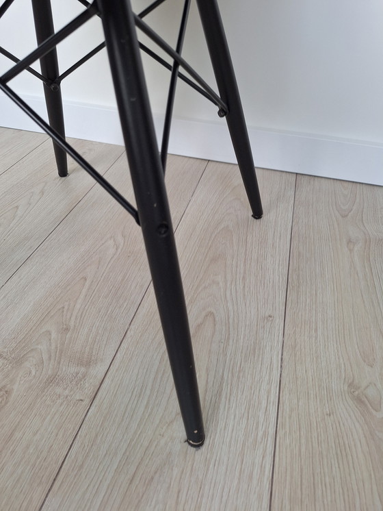 Image 1 of 2x Vitra Eames DSW negro con base negra