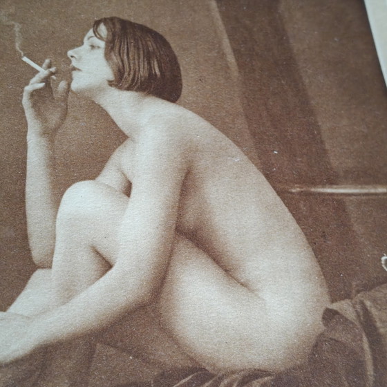 Image 1 of Originele Art Deco naaktfoto van J. Mandel uit Parijs – authentieke tijdschriftpagina – ingelijst – 32 × 26 cm