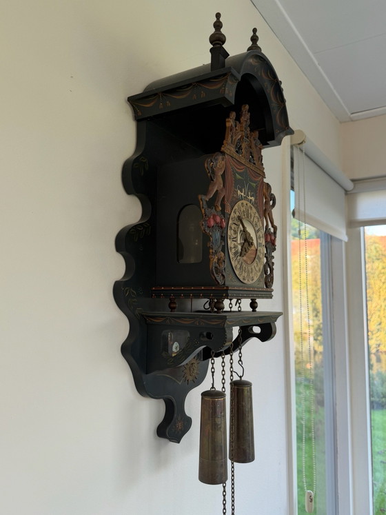 Hindelooper Wanduhr grün bemalt – Franz Hermle & Söhne, Uhren, Metall, Holz (photo 9 of 15)