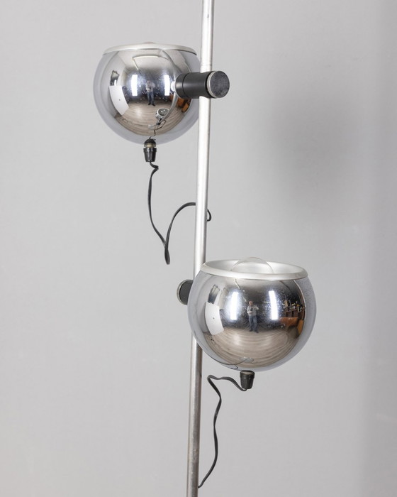 Image 1 of Vintage 70s vloerlamp chroom metaal ontwerp Goffredo Reggiani