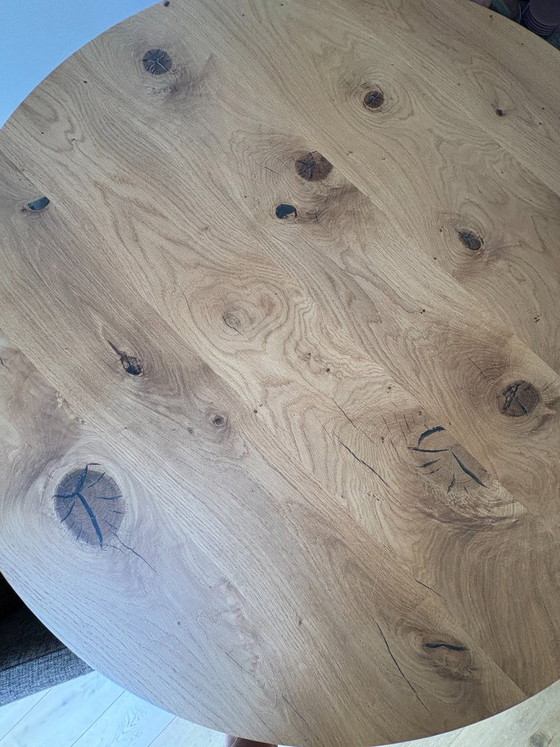 Round, solid oak (dining) table – Ahrend, Dining tables, Wood (photo 5 of 5)