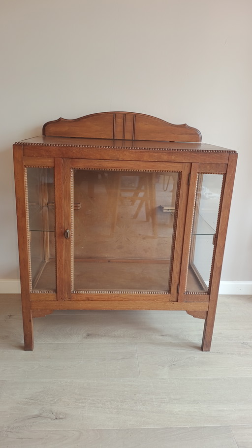 Meuble à thé art déco élégant avec de beaux détails