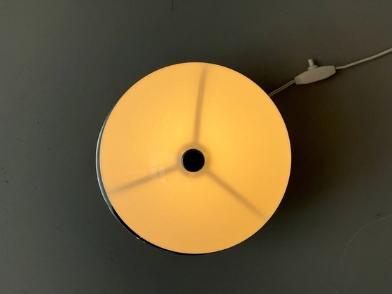 Image 1 of Set van 2 tafellampen in Space Age-stijl met opalen glazen kappen en chromen ringen, jaren 70.