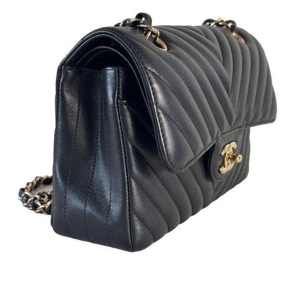 Chanel Classic Flap Small – Crossbody bags, Lambskin (photo 23 of 28)