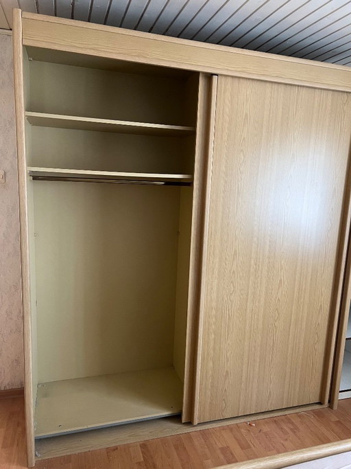 Kleiderschrank