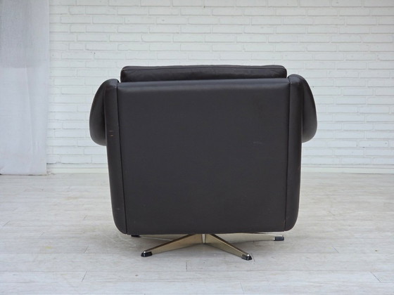 Image 1 of Deense draaibare fauteuil uit de jaren 60 van Aage Christensen, meubelleder.