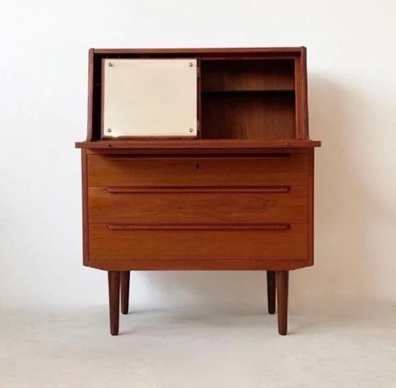Image 1 of AG Aarhus Sekretär aus Teakholz, 3 Schubladen und versteckter Spiegel, Dänemark 1960er Jahre