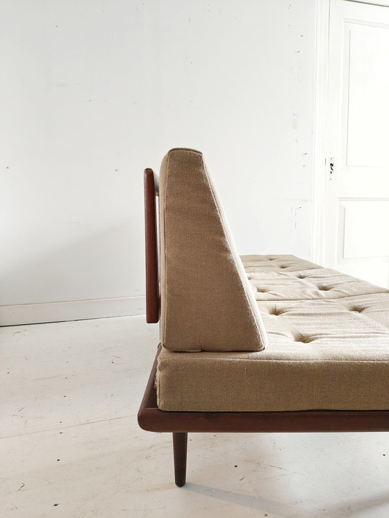 Image 1 of Dagbed Peter Hvidt & Orla Mølgaard-Nielsen
