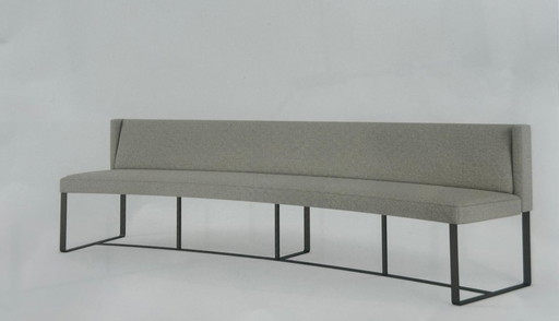 Banco de comedor curvo Nesu de Hofstede Raanhuis
