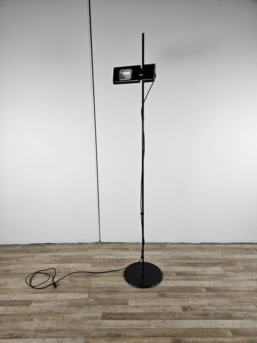 Aton Stehleuchte entworfen von Ernesto Gismondi 1980 für Artemide