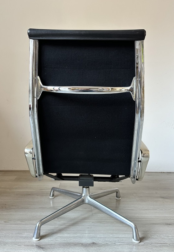 Herman Miller Soft Pad EA 222 – Sillones, Leather, Modern (photo 6 of 9)