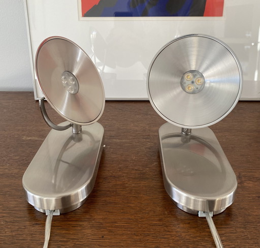 Zwei Philips-Wandleuchten