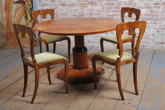 Juego de cuatro sillas Biedermeier restauradas, de nogal, de estilo polaco y checo, de la década de 1840. (photo 3 of 14)