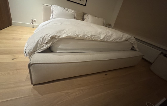 Image 1 of Lennon-Bett 180x200 + Brook & Wilde Elite-Matratzen