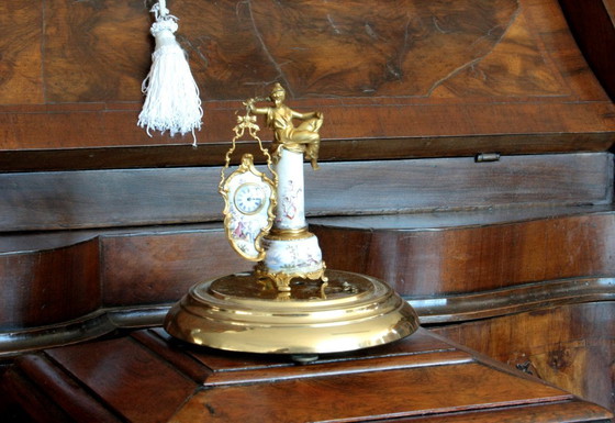 Image 1 of Orologio da tavolo antico del XIX secolo in bronzo dorato e smalto, Austria