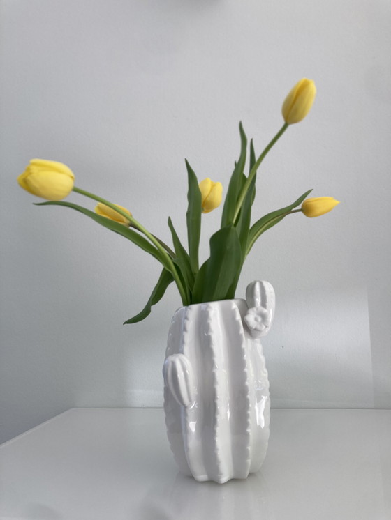 Image 1 of Vaso di cactus in ceramica bianca