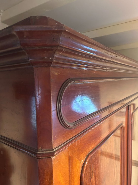 Beautiful mahogany wooden wardrobe – Porcelain (photo 5 of 5)