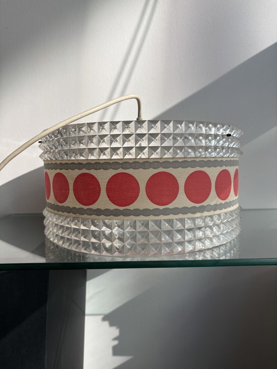 Suspension Pop Art Vintage – Plastique transparent et rouge – Années 60/70 – Style Âge spatial – Plastic (photo 4 of 5)