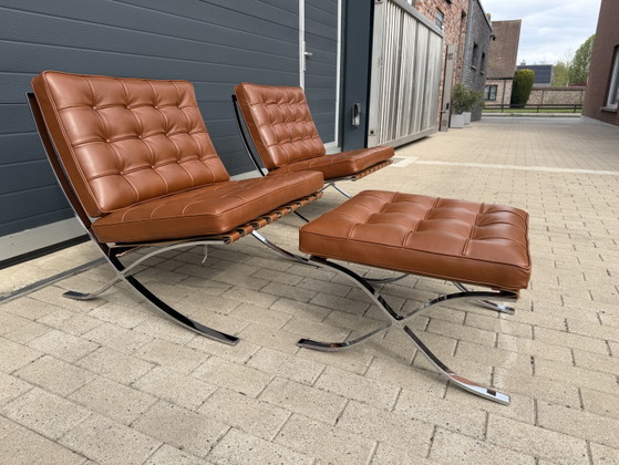 Image 1 of 2 sofás Knoll Barcelona relax + otomana, color coñac Venezia