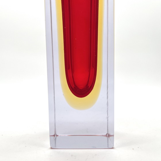 Murano Sommerso Block Vase Red Yellow | Mid Century 60s/70s | Mandruzzato style – Glass (photo 4 of 6)