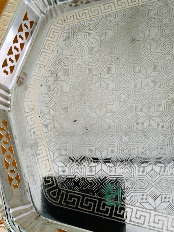 Image 1 of Antieke zilveren en gouden metalen serveerschaal