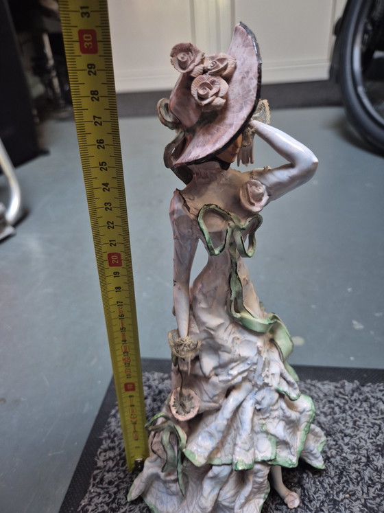 Figurine de dame en céramique de l'artiste italo-néerlandaise Agnese Guidi Fiorentino – Sculptures, Ceramic (photo 5 of 6)