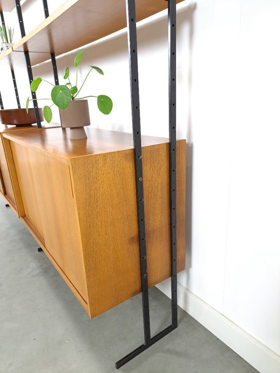 Image 1 of Parete componibile Omnia, Hilker, teak e acciaio nero con ripiani e contenitori